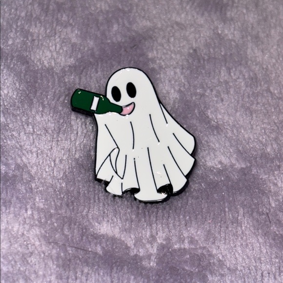 Happy Boozy Ghost Spooky Halloween Party Metal & Enamel Pin - Picture 1 of 2
